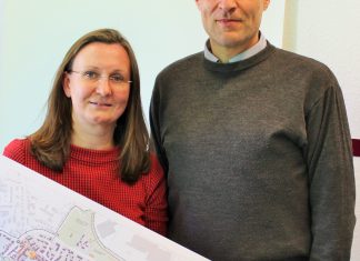 Stadtplanerin Nadin Wischnack und Amtsleiter Dr. Stefan Holl laden die Wülfrather/innen ein zum "Bürgeraustausch". Foto: Hans-Joachim Kling