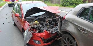 Beide Autos wurden bei dem Unfall auf der Meiersberger Straße schwer beschädigt. Foto: Polizei