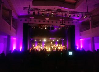 Die Big Band des Dietrich-Bonhoeffer-Gymnasium spielt auf dem Ratinger Abend. Foto: Privat