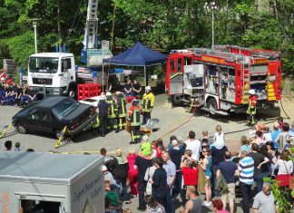 Beim Fest am Wochenende gibt die Feuerwehr mit Vorführungen Einblick in ihren Arbeitsalltag. Foto: Feuerwehr Velbert
