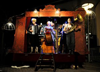 Erst Dinner, dann Spektakel: "Bankal Balkan" am 29. Juni. Foto: Niko Radamel