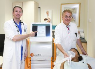 Dr. Alexis Müller-Marbach und Prof. Dr. Guido Gerken. Foto: Helios Klinikum Niederberg