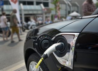 Das Netz an öffentlichen Ladepunkten für Elektrofahrzeuge soll dichter werden. Symbolfoto: Mathias Kehren