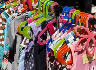 In der Neandertalhalle findet wieder der Kinderkleider-Flohmarkt statt. Foto: Symbolbild (pixabay)