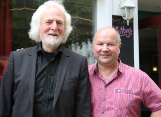 Ernst Ksoll von "Ernst & Miro" und der Wülfrather Kantor Thomas Gerhold. Foto: André Volkmann/Archiv