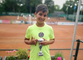 Der neunjährige Netzballer Ilan Mechbal freut sich über seinen Bezirksmeisterschaftstitel in der U12-Konkurrenz. Foto: NBV