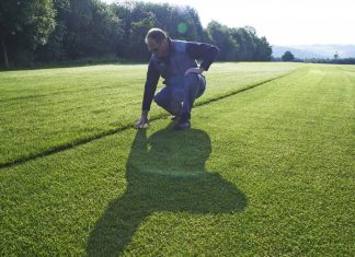 Greenkeeper Georg Hormanns kennt sich mit Rasenflächen aus. Foto: Golfclub Velbert