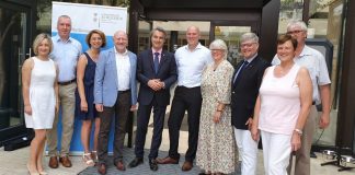 Bürgermeister Dirk Lukrafka (5 v.r.) und Mitglieder der Vorstände der Bundeslandsmannschaft und der Gruppe Velbert. Foto: Privat