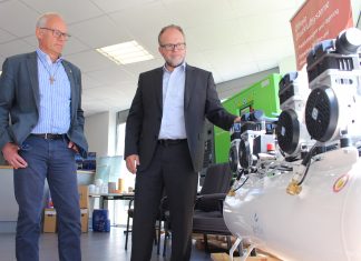Landtagsabgeordneter Martin Sträßer mit Unternehmer Jürgen Schmitz. Foto: Büro Sträßer