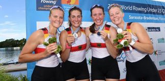 Hatten nach ihrem Medaillengewinn Grund zur Freude: Laura Kampmann, Tabea Kuhnert, Maren Völz und Emma Appel Foto: Detlev Seyb