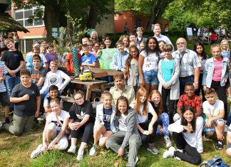 Bei der Umweltmesse gab es an 20 Stationen Informationen zu Natur und Wald, die die Schüler erarbeitet und sich gegenseitig vorgestellt haben. Foto: Mathias Kehren