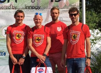 Die Breitscheider Triathleten bei der Siegerehrung. Foto: TuS Breitscheid
