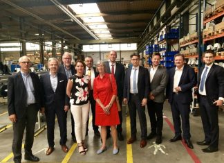 Unternehmensvertreter aus dem Kreis Mettmann mit Dr. Jan Heinisch (Mitte hinten). Foto: GVM