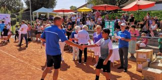 Nach sieben gewonnen Matches freute sich Ilian Mechbal über einen Pokal und Sachpreise. Foto: NBV