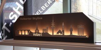 Die erleuchtete Velberter Skyline. Foto: VMG