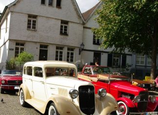 Am Oldtimer-Tag präsentieren Besitzer ihre "alten Schätze" in der Mettmanner Innenstadt. Foto: Privat
