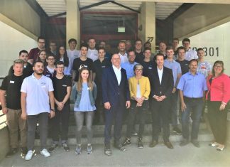 (1. Reihe, 3. v. rechts), Helena Dreisig, HR Director Lhoist Europe(1. Reihe, 4. v. rechts), Peter Beyer MdB (1. Reihe, 5. v. rechts), Thomas Perterer (2. Reihe, 6. v. rechts), Michael Liell, Geschäftsführung Lhoist (2. Reihe, 5. v. rechts), Thomas Nowak, HR Director Lhoist Germany (3. Reihe, 6 .v. rechts). Foto: Lhoist