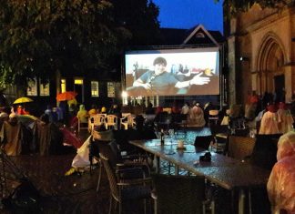 Das Open-Air-Kino auf dem Marktplatz. Foto: Kling/Archiv
