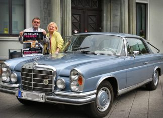 Volker Kiekert und Annelie Heinisch laden zum sechsten Oldtimer-Treffen nach Heiligenhaus ein. Foto: Mathias Kehren