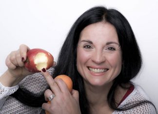 "Ran an den Speck - Familien nehmen ab": So lautet der Titel der neuen TV-Sendung mit Silke Kayadelen. Foto: PR
