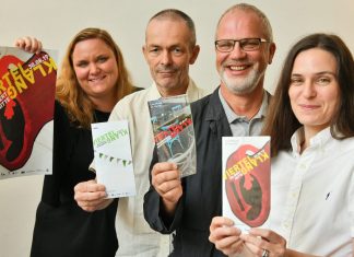Linda Frenzel (Velberter Kulturloewen), Ulrich Marxcors (Kulturbüro Wuppertal), André Saar (Stadtmarketing Heiligenhaus) und Anja Franzel (Velberter Kulturloewen) haben die Festival-Reihe Viertelklang vorgestellt. Foto: Mathias Kehren