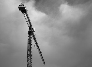 Die Kräne trugen bei dem Unfall keine Lasten. Foto: Symbolbild (pixabay)