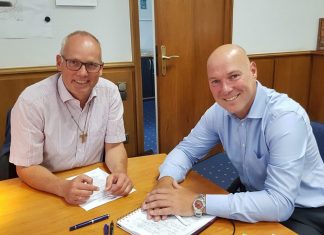 Landtagsabgeordneter Martin Sträßer und Velberts Bürgermeister Dirk Lukrafka trafen sich zum Gespräch. Foto: Stadt Velbert
