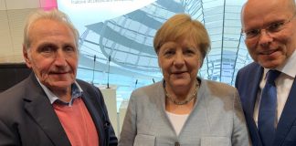 Foto: Heinz Schemken, Bundeskanzlerin Dr. Angela Merkel und Peter Beyer MdB trafen sich in Berlin zum Austausch. Copyright: Peter Beyer MdB.