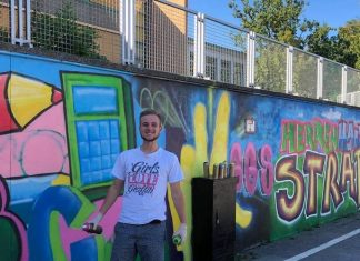 Der Graffiti-Künstler Linus Kalbitz hat die WÄnde auf dem Schulhof verschönert. Foto: Privat