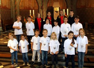 Kinder- und Jugendchöre St. Lambertus feiern ihr Jubiläum mit multimedialer Bühnenshow. Foto: Matthias Röttger