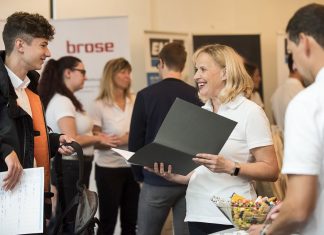 Auf der Ausbildungsbörse der Schlüsselregion konnten Schüler sich direkt bewerben. Foto: Schlüsselregion