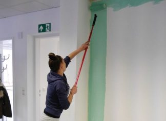 Chantal hat es geschafft und einen Ausbildungsplatz in einem Malerei-Betrieb gefunden. Foto: Tertia