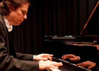 Der Pianist Menachem Har-Zahav macht im Rahmen seiner aktuellen Tour auch in Mettmann Halt. Foto: Axel Breuer/Plan B Fotografie