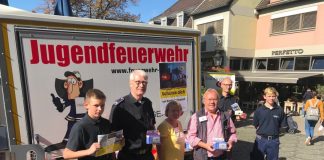 Klärten über die Gefahren von Kohlenstoffmonoxid auf: Nick Zimmermann, Ulrich Herbrand, Rosa und Manni Dörr, René Schubert und Marcus Verspohl Foto: Feuerwehr