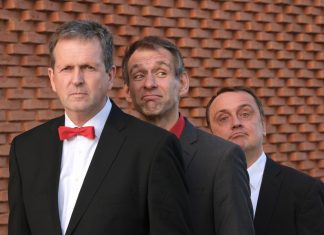 Das Kabarettensemble "Storno" präsentiert das aktuelle Programm "Die Sonderinventur 2019". Bildrechte: Künstler