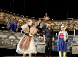 Anton Tschechows "Der Kirschgarten" wird im Essener Grillo-Theater aufgeführt. Foto: Birgit Hupfeld