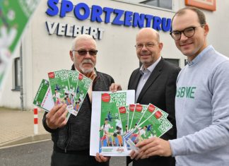 Peter Blau, Axel Spitzer und Simon Tsotsalas haben das Programm beim ersten Velberter Sports-Action-Day für Kinder im Grundschulalter im Emka Sportzentrum vorgestellt. Foto: Mathias Kehren
