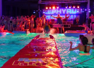 Musik und Spiele gibt es bei der Poolparty im Velberter Parkbad. Foto Zephyrus Bäder-Events