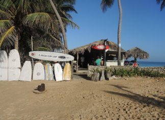 Dominikanische Republik: Der Strand Playa Macao unweit von Punta Cana ist noch ein etwas wenig besuchter Bereich und vor allem bei Surfern beliebt. Foto: Georg Lindner