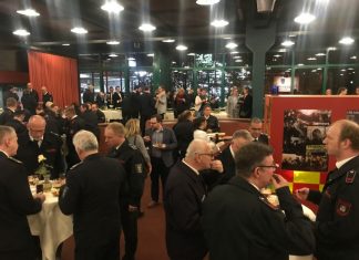 In der Mettmanner Stadthalle fand die Jubiläumsfeier der Feuerwehr statt. Foto: Feuerwehr Mettmann
