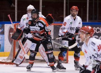 DIe Ice Aliens müssen sich den Ice Dragons stellen. Foto: Ronny Rehbein