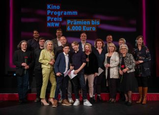 Unter den Prämierten waren auch die Ratinger Kino-Damen Margarete Papenhoff und Gabriele Rosslenbroich. Foto: Hojabr Riahi / Film- und Medienstiftung NRW