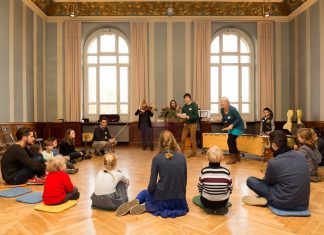 "Ohrenkitzel": Die Konzerteinführung für Kinder findet regelmäßig statt. Foto: Nicola Hammer