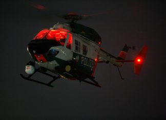 Bei der Suche kam auch ein Polizeihubschrauber zum Einsatz. Foto: Symbolbild (Polizei)