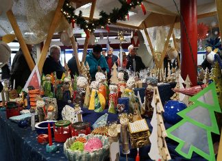 Beim Adventsbasar in der WFB werden viele interessante Dinge zum Kauf angeboten. Foto: privat