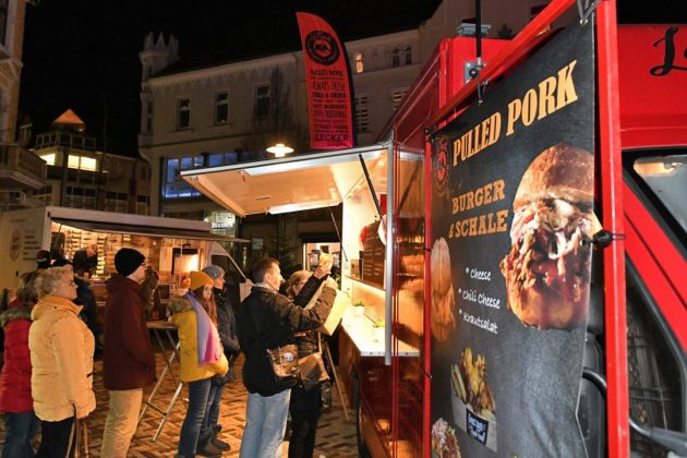 Food-Trucks am Offersplatz und ein verkaufsoffener Sonntag locken morgen in die Velberter City. Foto: Mathias Kehren