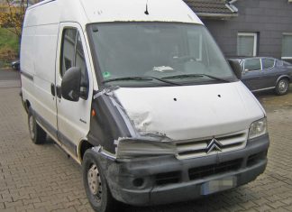 Dieser Transporter ist einem Motorradpolizisten aufgefallen. Foto: Polizei