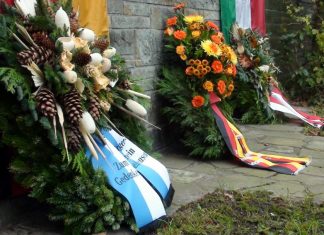 Auch in den vergangenen Jahren wurden am Denkmal Kränze niedergelegt. Foto: Bürgerverein