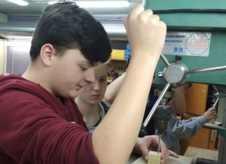 Die Schüler konnten ihr Geschick im Umgang mit Handwerksmaschinen beweisen. Foto: Privat