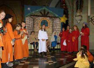 Der Kinderchor bei der Aufführung eines Krippenspiels in St. Lambertus. Foto: Matthias Röttger